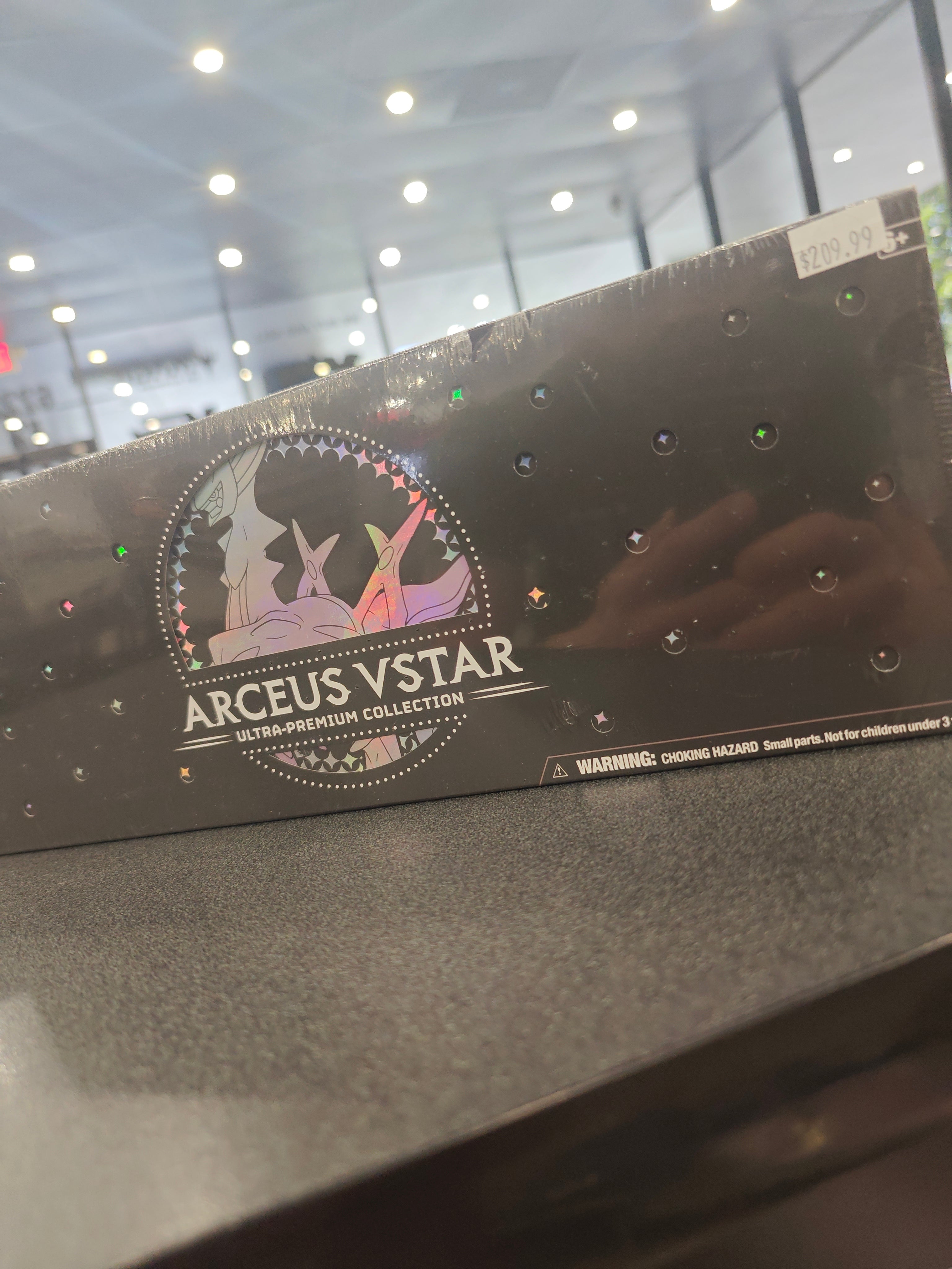 Pokemon: Arceus vstar ultra premium collection